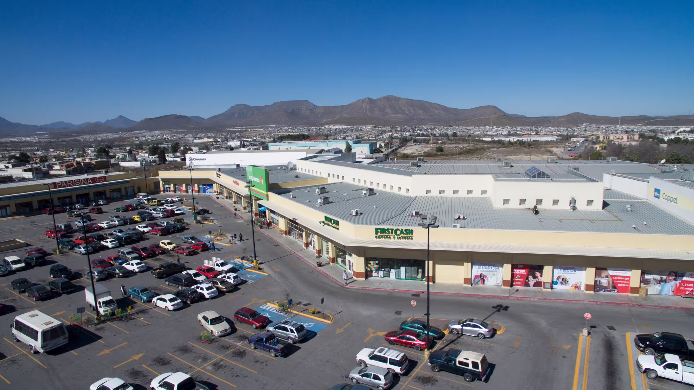 Estacionamiento desde arriba